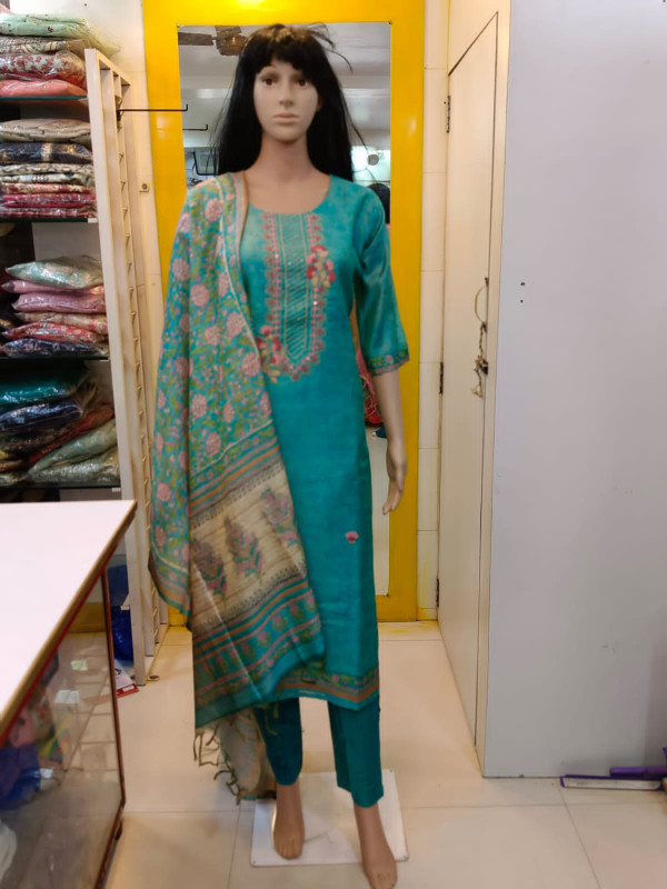 Geeta's women Kurta pant dupatta set